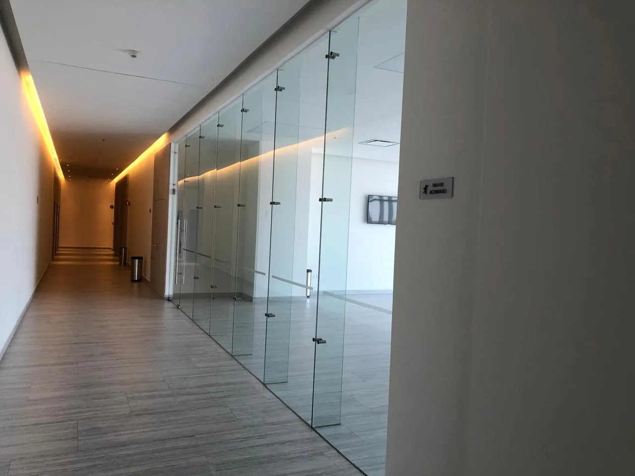 Divisiones de cristal para oficinas