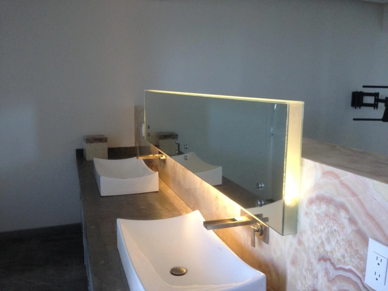 Espejo de baño con iluminación LED